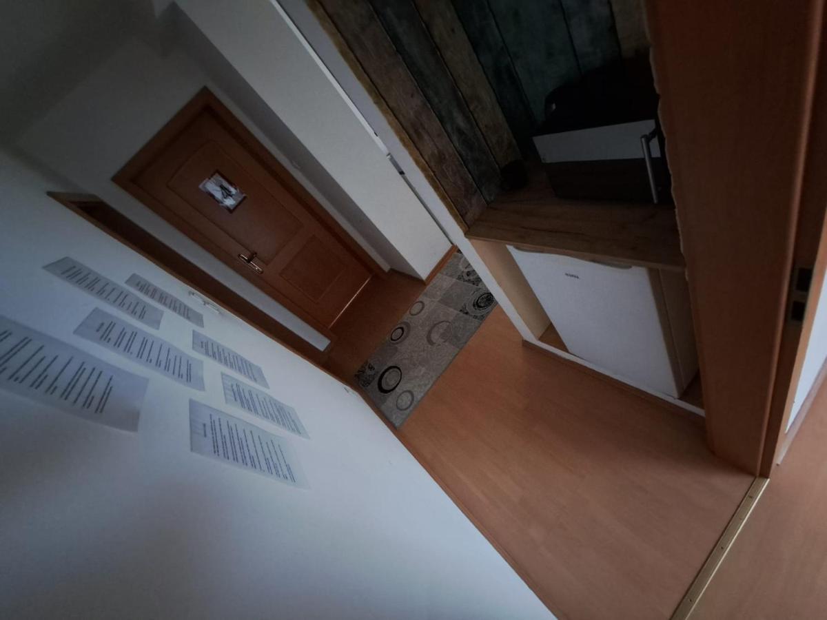 Hostelhollabrunn Buitenkant foto